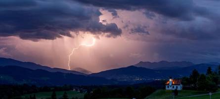 Überfluteter supermarkt, entwurzelte bäume: die bilanz zum unwetter am sonntag
