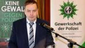 attacke auf polizisten: polizeigewerkschaft verurteilt attacke auf polizisten