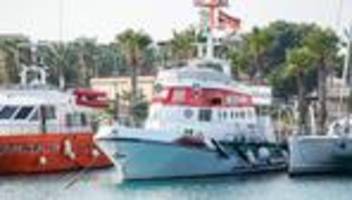 italien: italien setzt deutsches rettungsschiff fest
