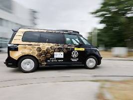 VW stellt erstes Robo-Taxi vor: Fahrerloser Bulli soll bald durch deutsche Städte rollen