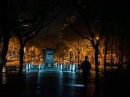 stundenlanger stromausfall: spanien nennt Überspannung als grund für mega-blackout