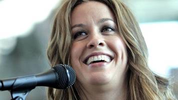 alanis morissette in berlin: emotionale hits, starke botschaften