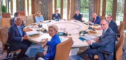Friedrich Merz bei G7-Gipfel in Kanada: Der Schmerzenslächler