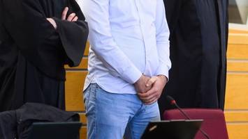 angehörige von angeklagtem staatsanwalt als zeugen erwartet