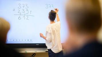 schulen, kitas und co.: Öffentlicher dienst wächst auf 5,4 millionen beschäftigte
