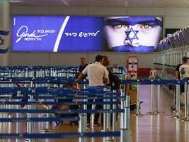 erste rückholflüge gestartet: flugzeug mit gestrandeten israelis landet in tel aviv