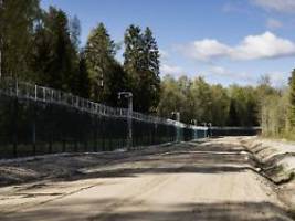 fotos zeigen aufrüstung: russland errichtet neue militärstadt nahe finnischer grenze