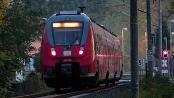 brand in zug legt bahnstrecke berlin–cottbus teilweise lahm