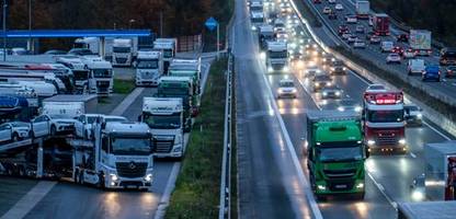 lkw: autoclub ace bemängelt »extremen mangel« an parkplätzen an autobahnen