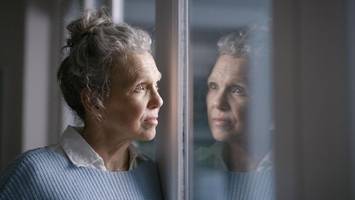 Einsamkeit im Alter: Warum Frauen besonders gefährdet sind