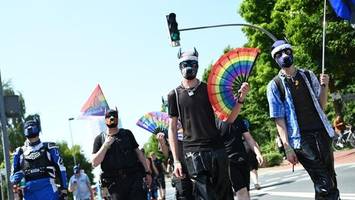 junge verdächtige nach attacke auf csd-teilnehmer ermittelt