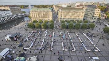 400 meter lange tafel auf rathausmarkt – was es damit auf sich hat