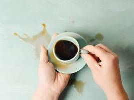 Abhusten mit Folgen: Auch das Am-Kaffee-Verschlucken kann ein Arbeitsunfall sein
