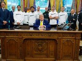 Frauen in der Mannschaft?: Trump verschafft Juventus-Profis bei absurdem Treffen unangenehme Momente