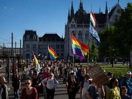 LGBTQ-feindlicher Kurs in Ungarn: Budapest will Verbot der Pride Parade durch Polizei ignorieren