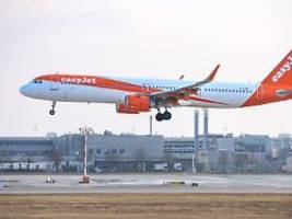 piloten melden dringlichkeit: rauchgeruch an bord: easyjet-flug muss in münchen landen