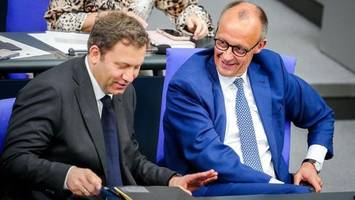 Regierung will Hunderte Stellen schaffen – acht davon für Scholz