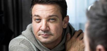 jeremy renner: fühlen sie sich noch mit dem tod verbunden? »immer. jede sekunde, jeden tag«