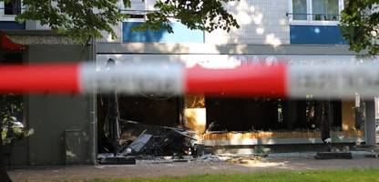 köln: explosion zerstört eingangsbereich von restaurant
