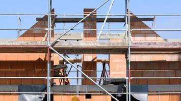 geringere grundsteuer für alte häuser? land dagegen
