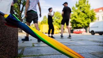 Nach Überfall auf Vielfalts-Fest – Polizeiaktion gegen Verdächtigen