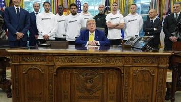 trump bekommt fußball-besuch – und provoziert mit frauen-frage