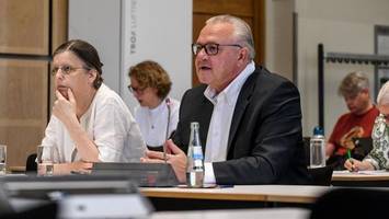 Frank Henkel für einen Tag zurück im Abgeordnetenhaus