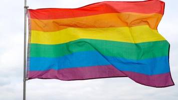 marzahn feiert pride – rechtsextreme wollen queeres fest stören