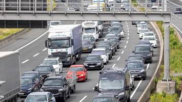 A7 nach Unfall in Richtung Süden komplett gesperrt