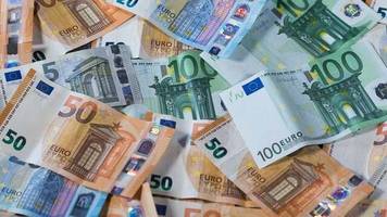 Neue Höchststände erwartet: Geldvermögen der Deutschen steigt 2025 auf Rekord