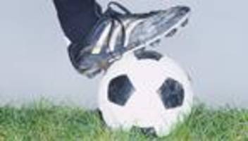 FC Bundestag: Ihr dürft nicht mehr mitspielen!