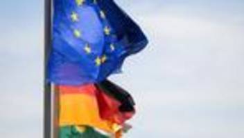 fahnen: auch in sachsen anträge zu beflaggung an schulen