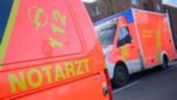 unfall in bexbach: radfahrer kracht in entgegenkommendes auto