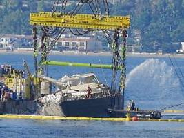 Als unsinkbar deklariert: Luxusjacht Bayesian endlich aus dem Meer geborgen