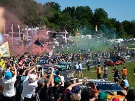 hunderttausende wundern sich: stromausfall sorgt bei motorsport-spektakel für abrupten stopp