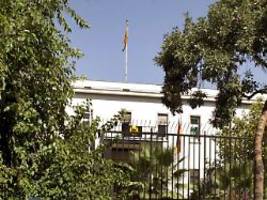 personal reist in nachbarland: deutschland evakuiert botschaft in teheran