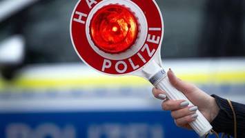rollerfahrer liefert sich verfolgungsfahrt mit polizei