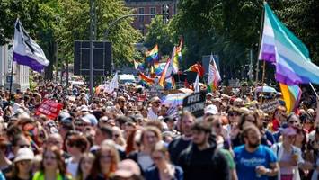 tausende bei csd in oldenburg und hildesheim