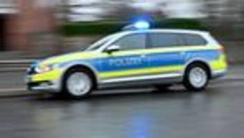 verfolgungsjagd: einbrecher stiehlt zwei polizeiautos - vier unfälle