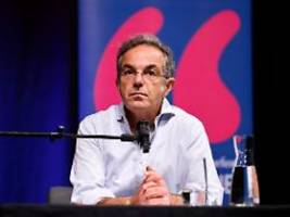 kriegsopfer entmenschlicht: navid kermani nennt merz selbst einen dreckskerl