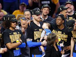 Deutscher NBA-Champion Hartenstein: Nur der Sohnemann schläft ein