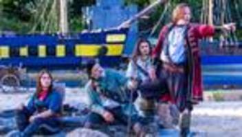 Sommerspektakel: Stunts, Kanonendonner und Intrige - Open-Air-Theater starten