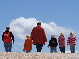 familien in deutschland: jedes vierte kind hat mindestens zwei geschwister