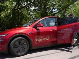 Mit Aufpasser an Bord: Tesla startet Robotaxi-Dienst in Texas