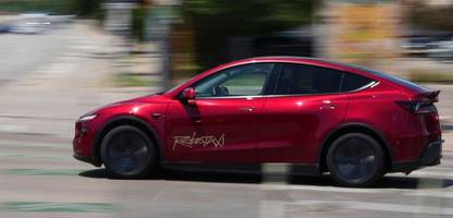 Elon Musk: Tesla startet Robotaxi-Dienst – mit Aufpasser auf dem Beifahrersitz