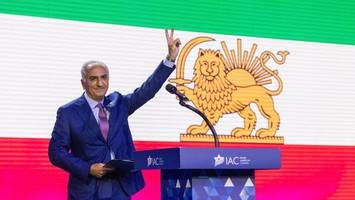 sohn des schahs zum iran: „das ist unser berliner mauer-moment“