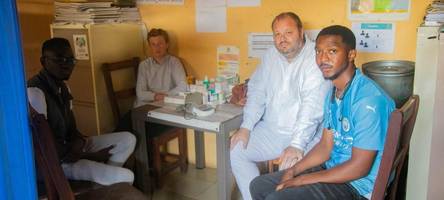 Unter widrigen Bedingungen: Neuburger Hausarzt arbeitet in den Armenvierteln von Sambia
