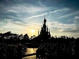 Pädokrimineller buchte Statisten: Brite wollte in Disneyland Hochzeit mit Neunjähriger feiern