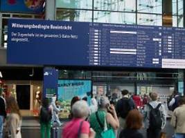 Windstärke 11 und Orkan-Böen: Berliner S-Bahn soll nach Sturm-Chaos wieder fahren