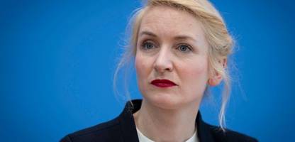 Maskenaffäre: Ines Schwerdtner fordert Jens Spahn zum Rücktritt auf